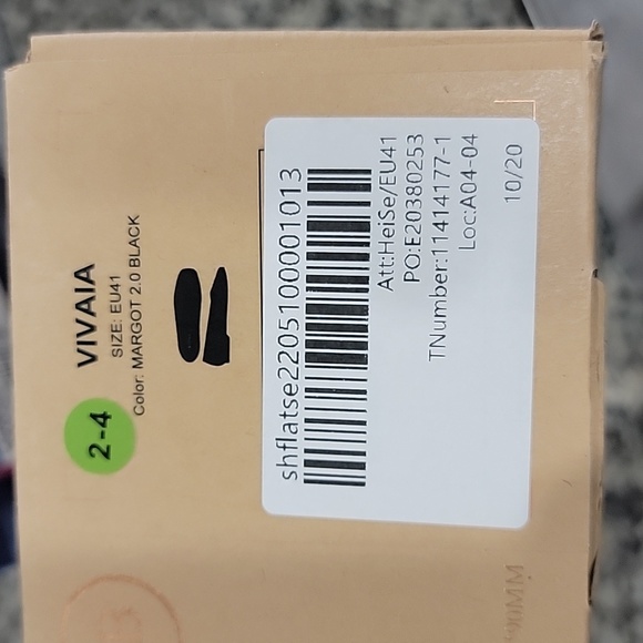 Square-Toe V-Cut Flats (Margot 2.0) - Picture 6 of 7